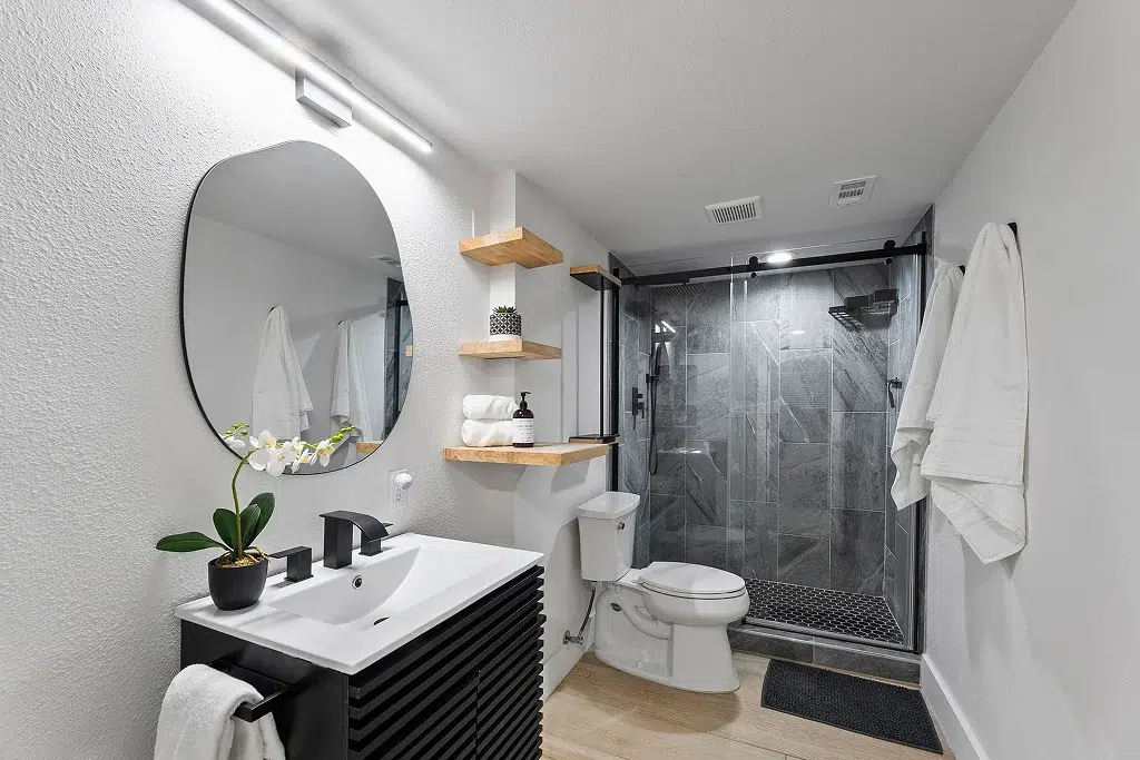 Airbnb furniture checklist: Bathroom