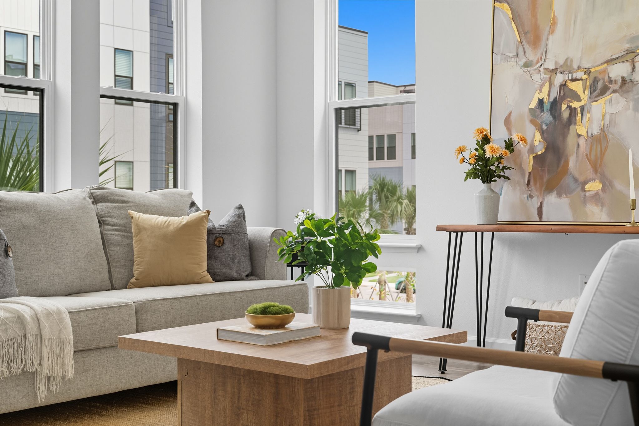 Staging Orlando’s Luxe Townhome at 2221 Valentine Aly